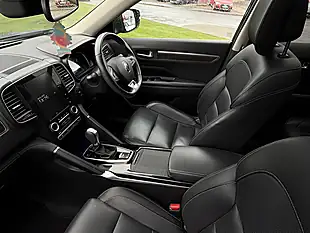 Used 2018 Renault Koleos Signature Nav Admiral Blue - Interior and Exterior details 14