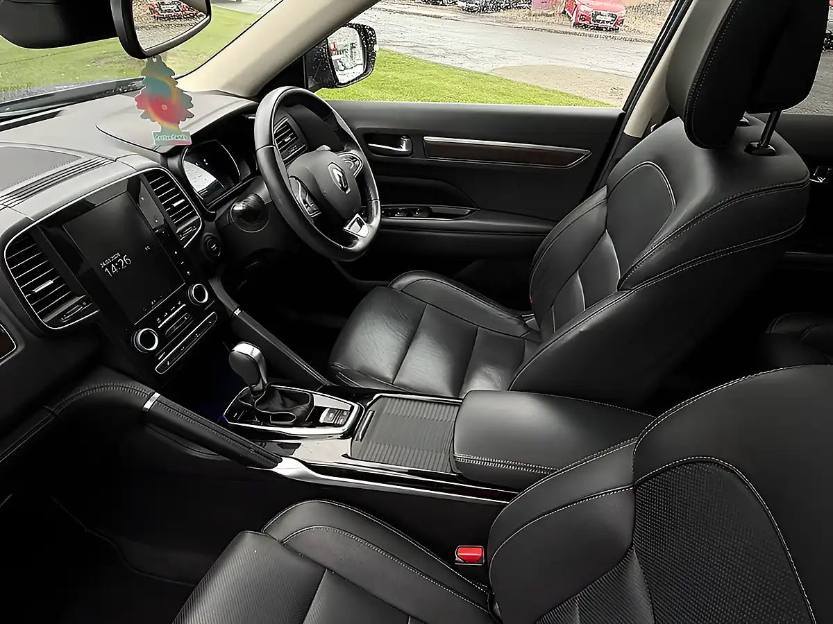 Used 2018 Renault Koleos Signature Nav Admiral Blue - Interior and Exterior details 14