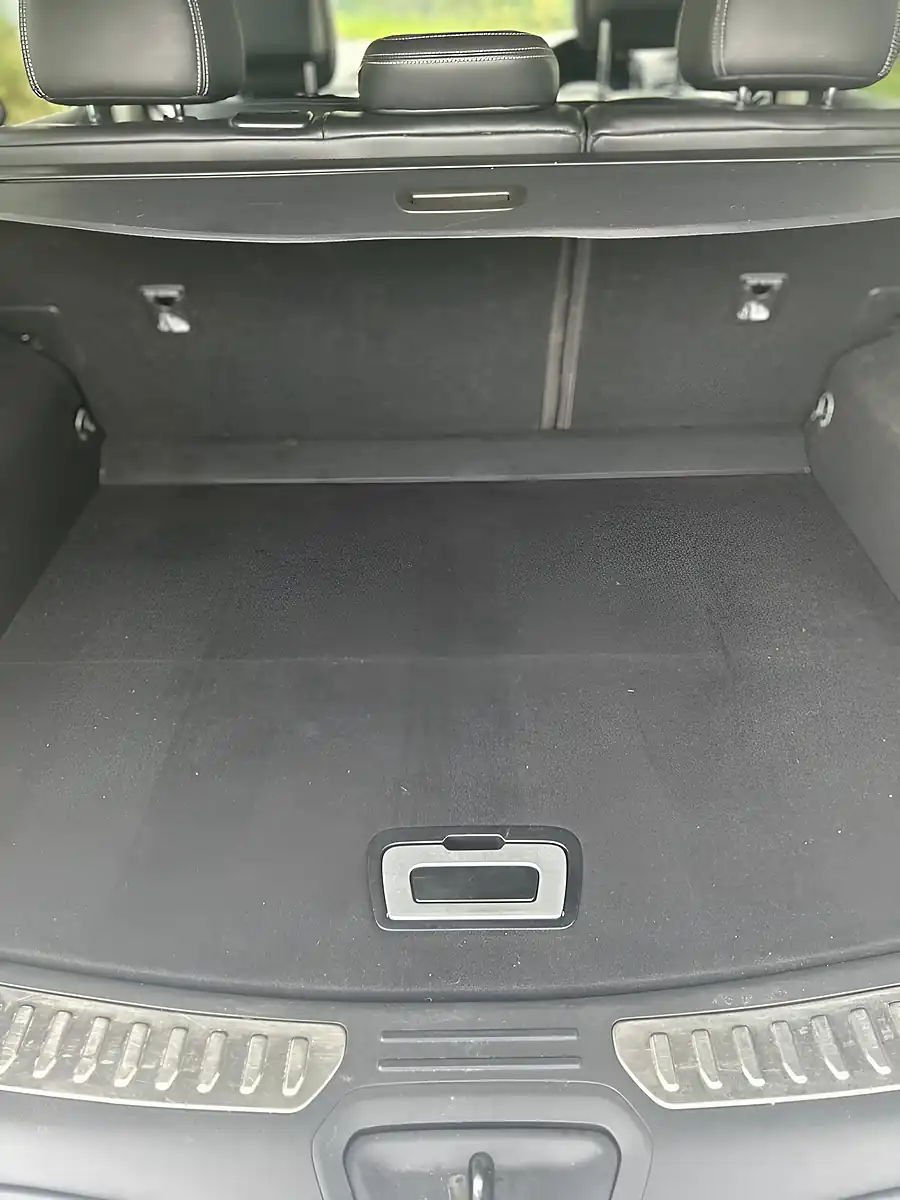 Used 2018 Renault Koleos Signature Nav Silver - Interior and Exterior details 15