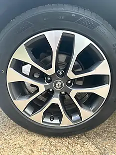 Used 2018 Renault Koleos Signature Nav Silver - Interior and Exterior details 18