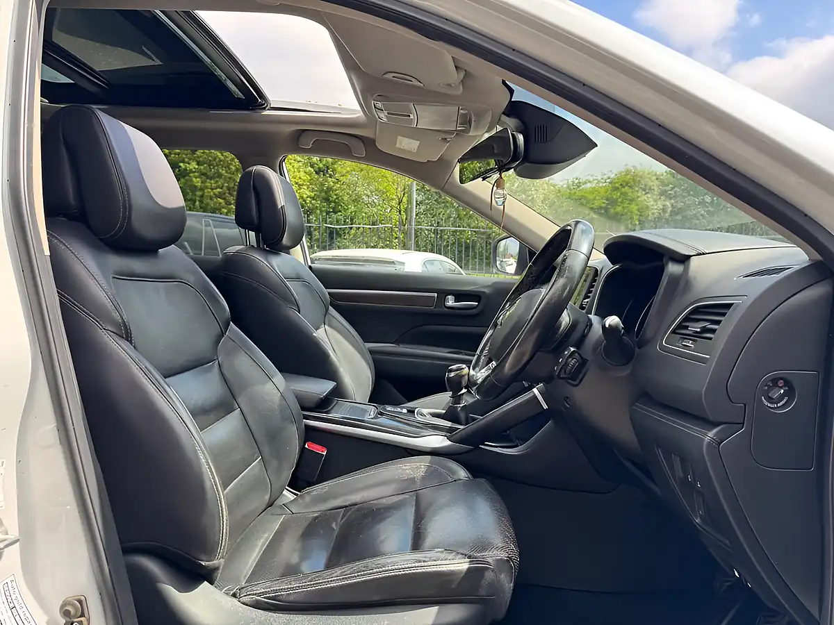 Used 2018 Renault Koleos Signature Nav White - Interior and Exterior details 10