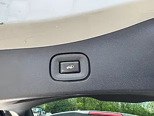 Used 2018 Renault Koleos Signature Nav White - Interior and Exterior details 14