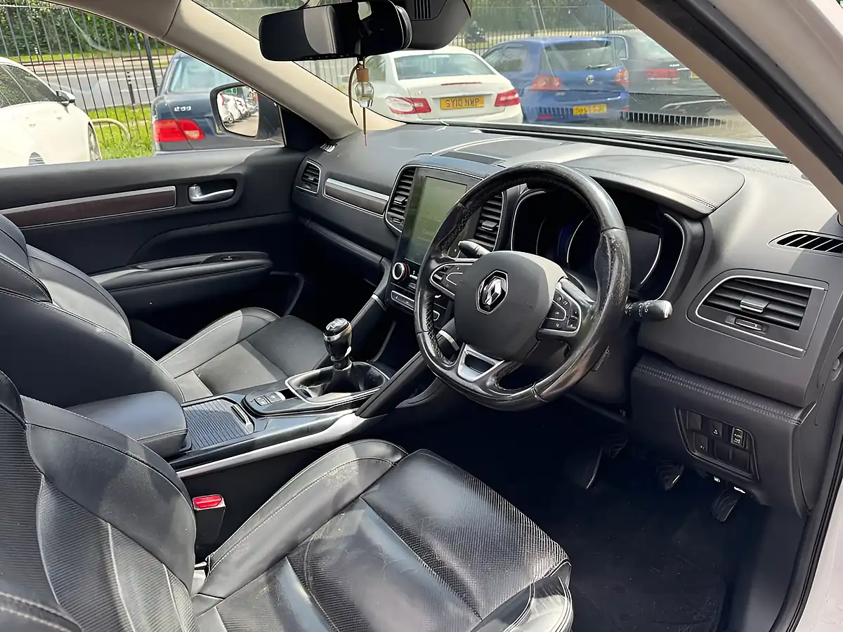 Used 2018 Renault Koleos Signature Nav White - Interior and Exterior details 9