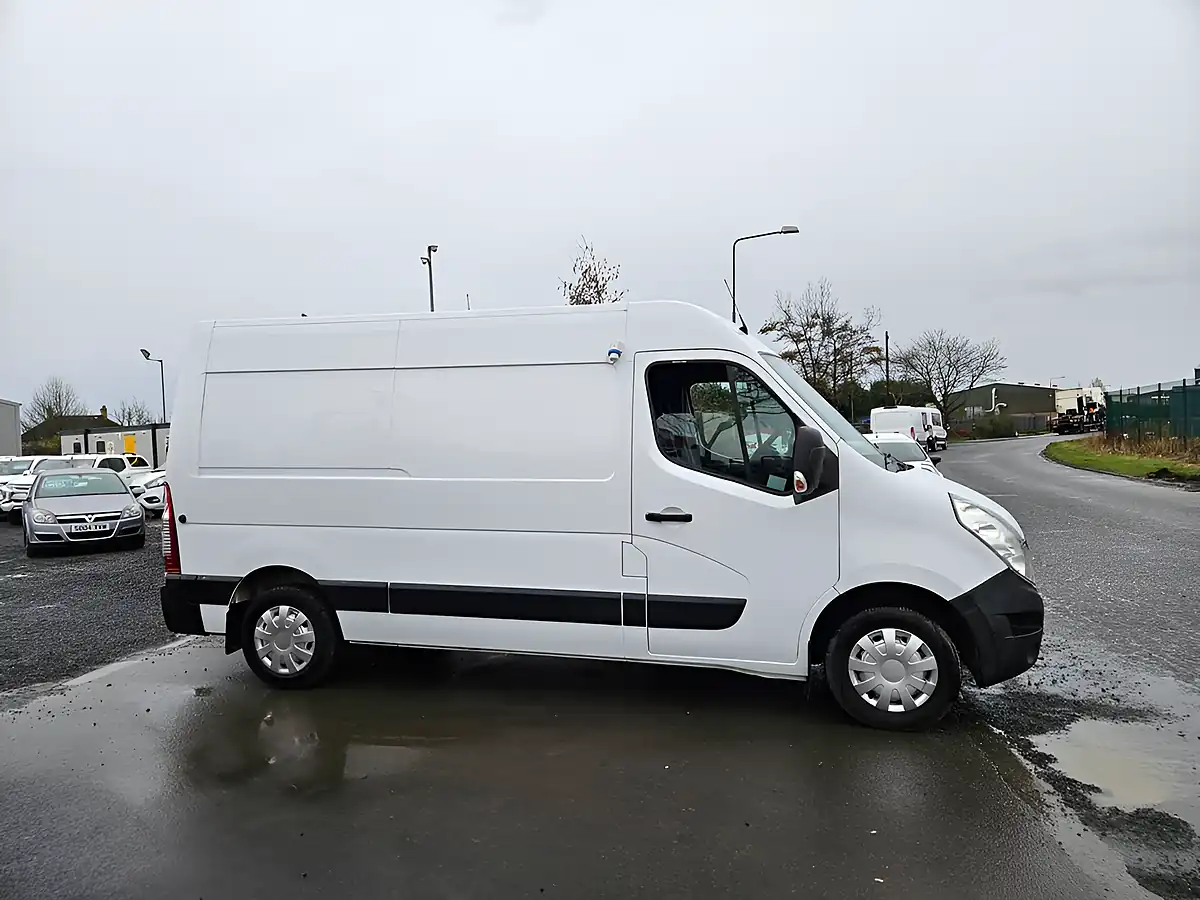 Used 2018 Renault Master 35 Lwb Fridge/Freezer White - Interior and Exterior details 2