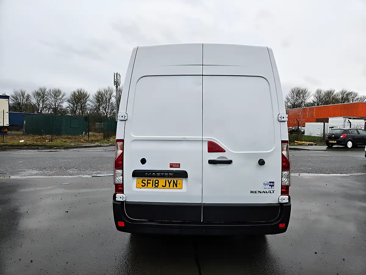 Used 2018 Renault Master 35 Lwb Fridge/Freezer White - Interior and Exterior details 7