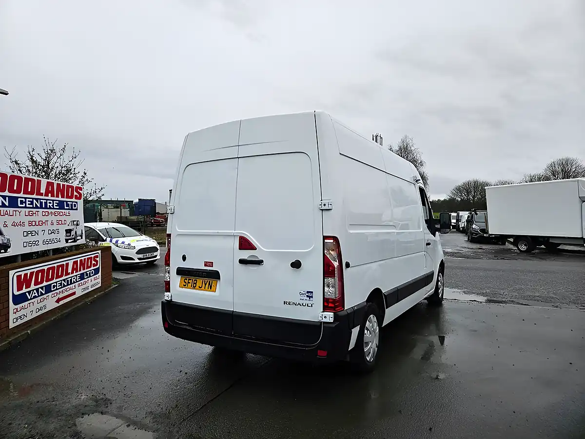 Used 2018 Renault Master 35 Lwb Fridge/Freezer White - Interior and Exterior details 8