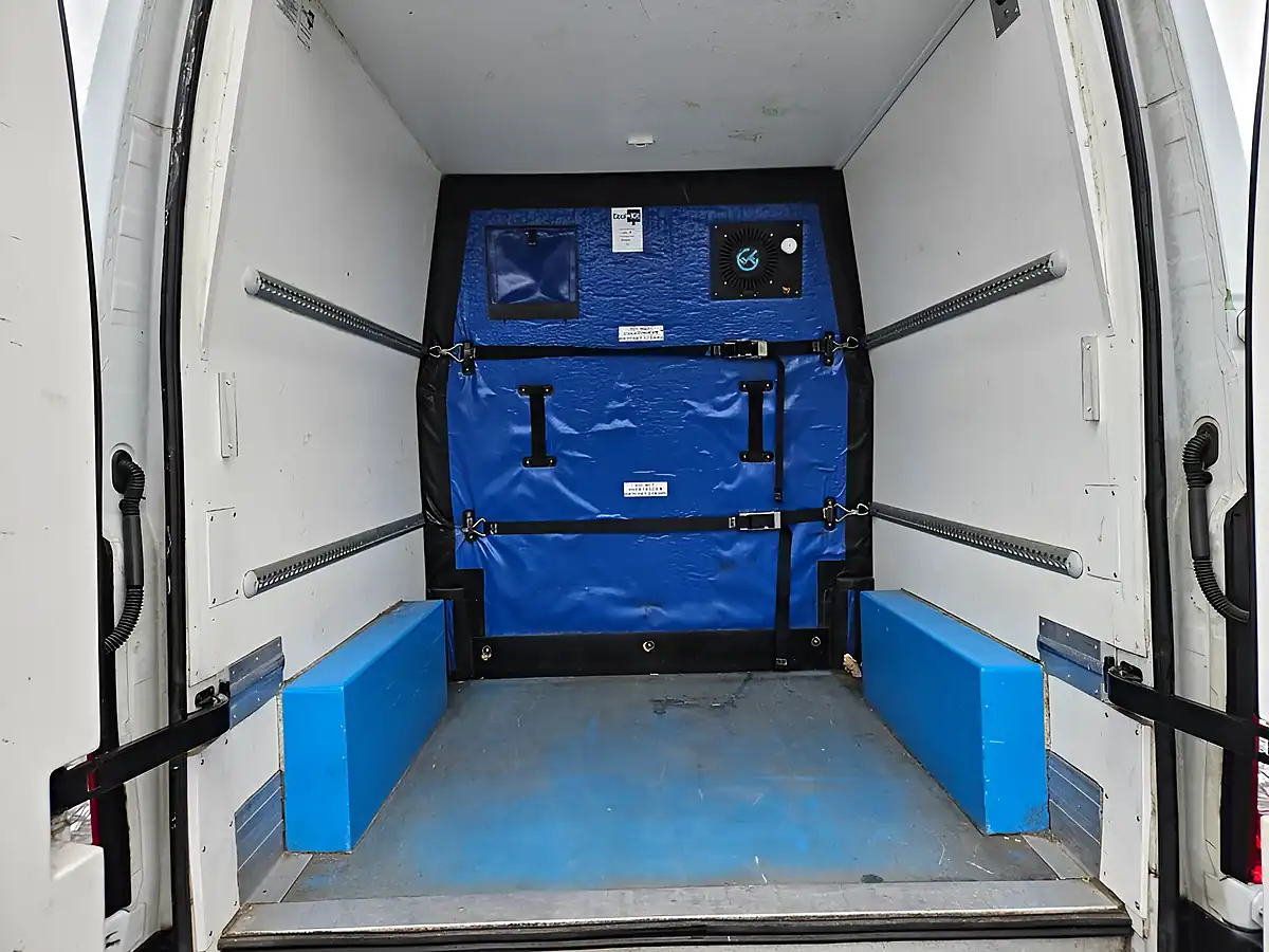 Used 2018 Renault Master 35 Lwb Fridge/Freezer White - Interior and Exterior details 9