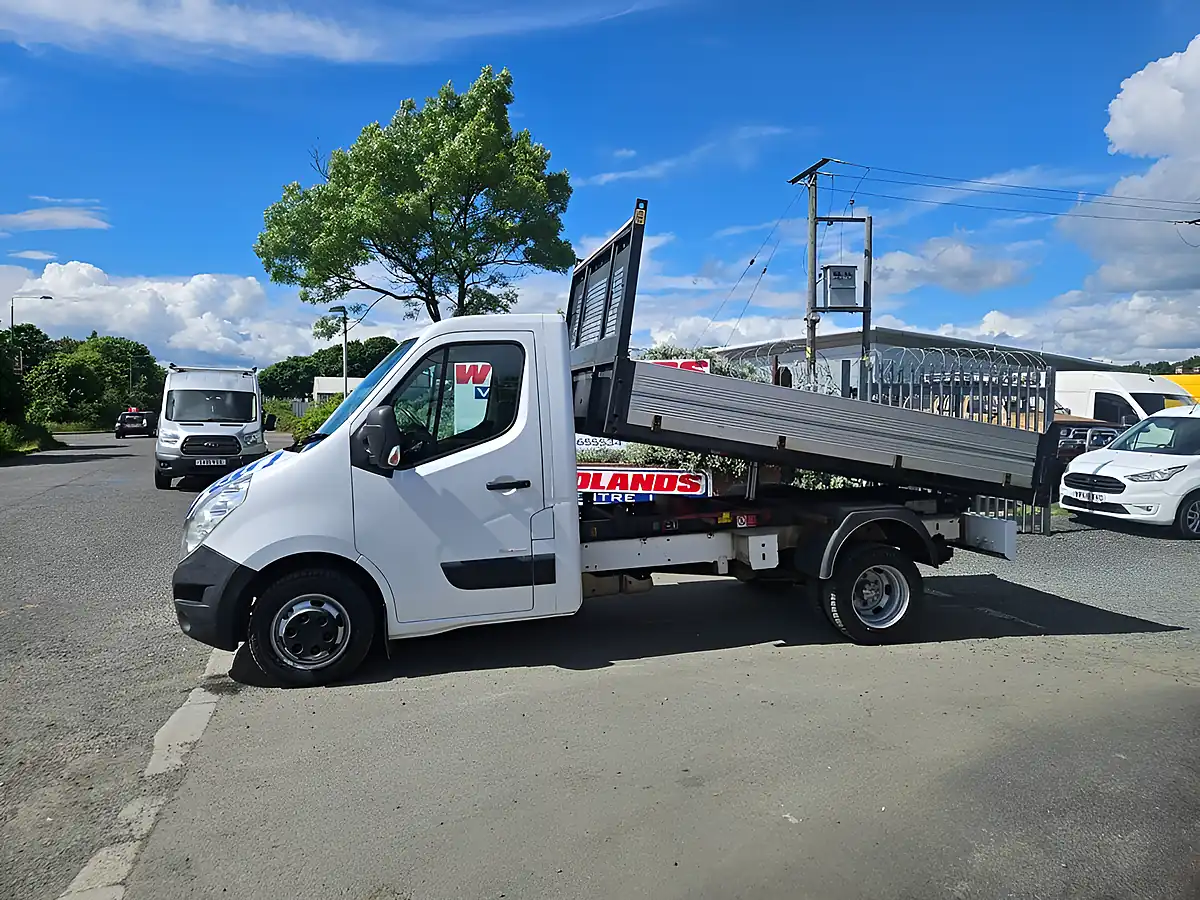 Used 2018 Renault Master Business White - Interior and Exterior details 5