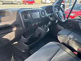 Used 2018 Renault Master Business White - Interior and Exterior details 12