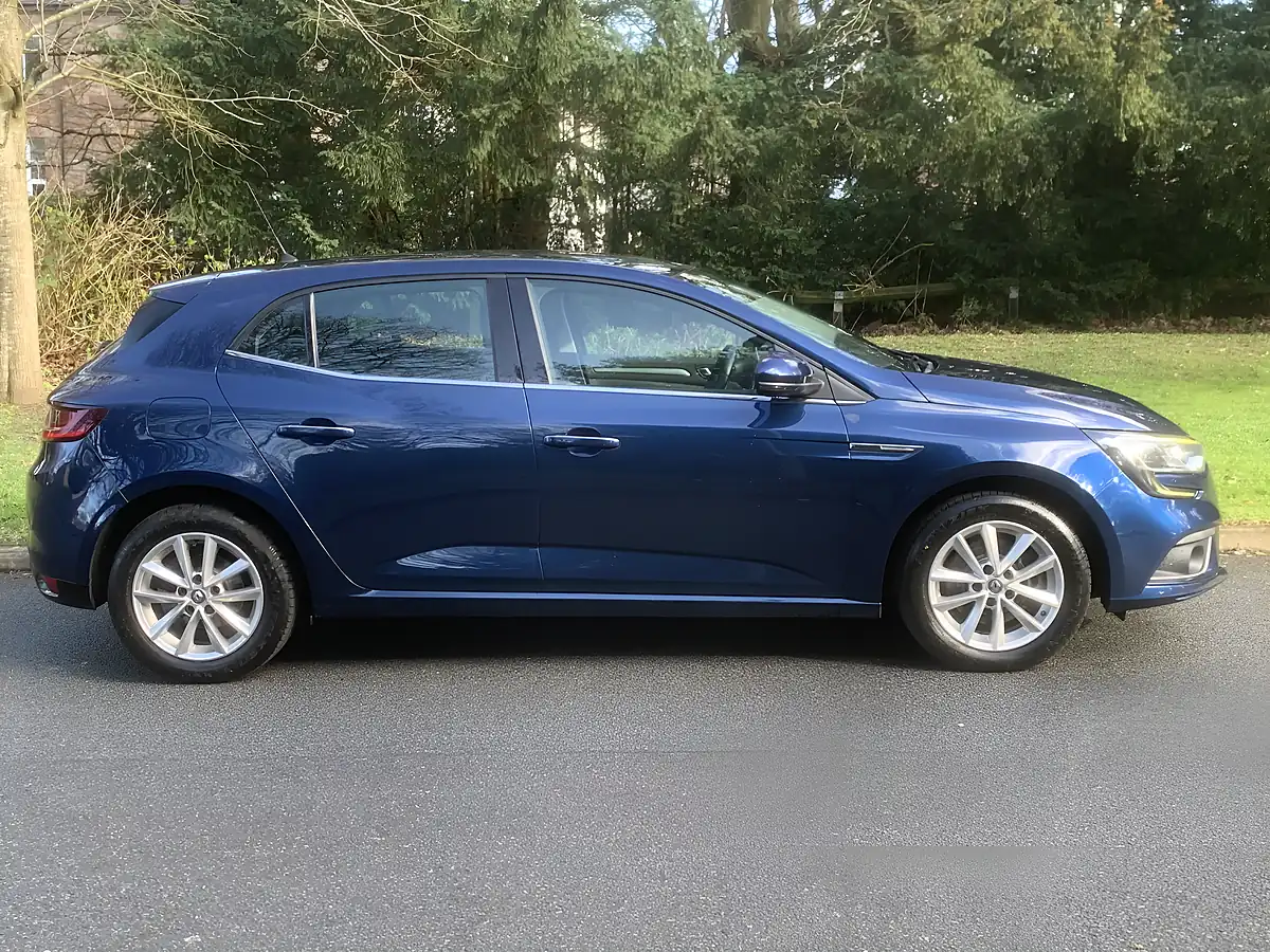 Used 2018 Renault Megane Dynamique Nav Cosmos Blue Metallic - Interior and Exterior details 2