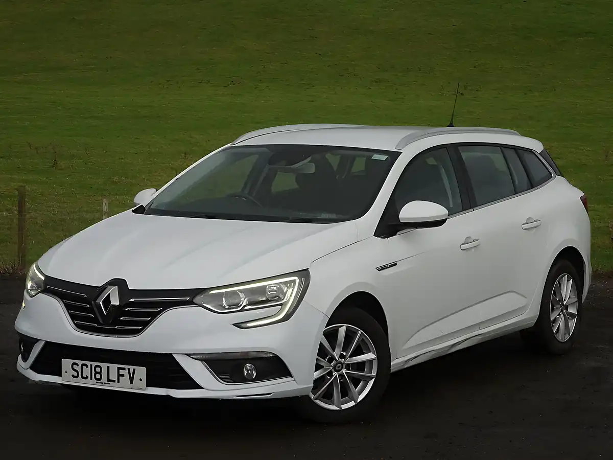 Used 2018 Renault Megane Dynamique Nav Sport Tourer White - Interior and Exterior details 10