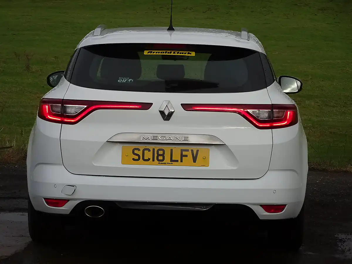 Used 2018 Renault Megane Dynamique Nav Sport Tourer White - Interior and Exterior details 11