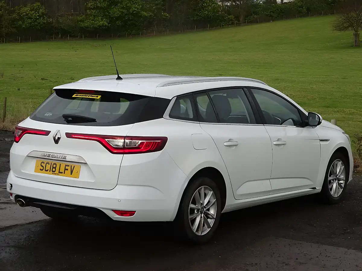 Used 2018 Renault Megane Dynamique Nav Sport Tourer White - Interior and Exterior details 15