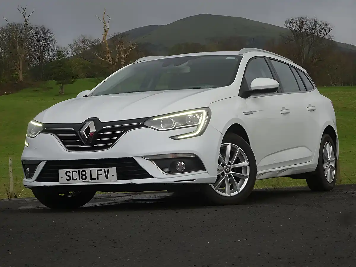 Used 2018 Renault Megane Dynamique Nav Sport Tourer White - Interior and Exterior details 2