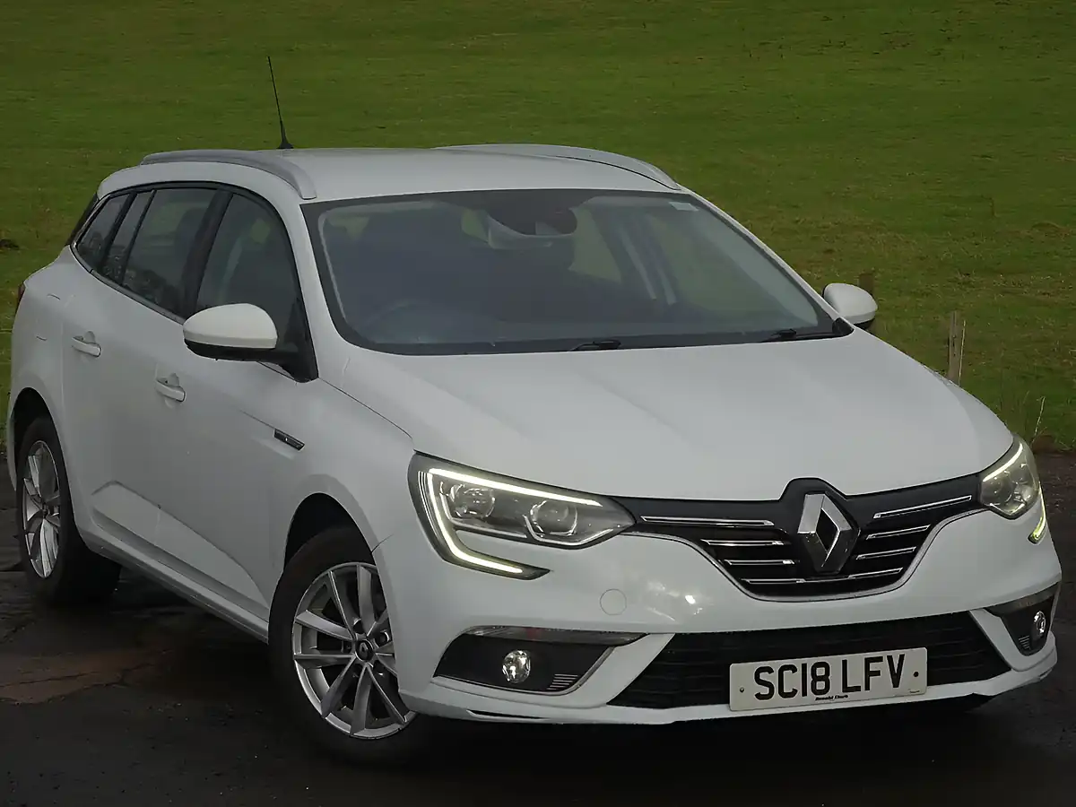 Used 2018 Renault Megane Dynamique Nav Sport Tourer White - Interior and Exterior details 7