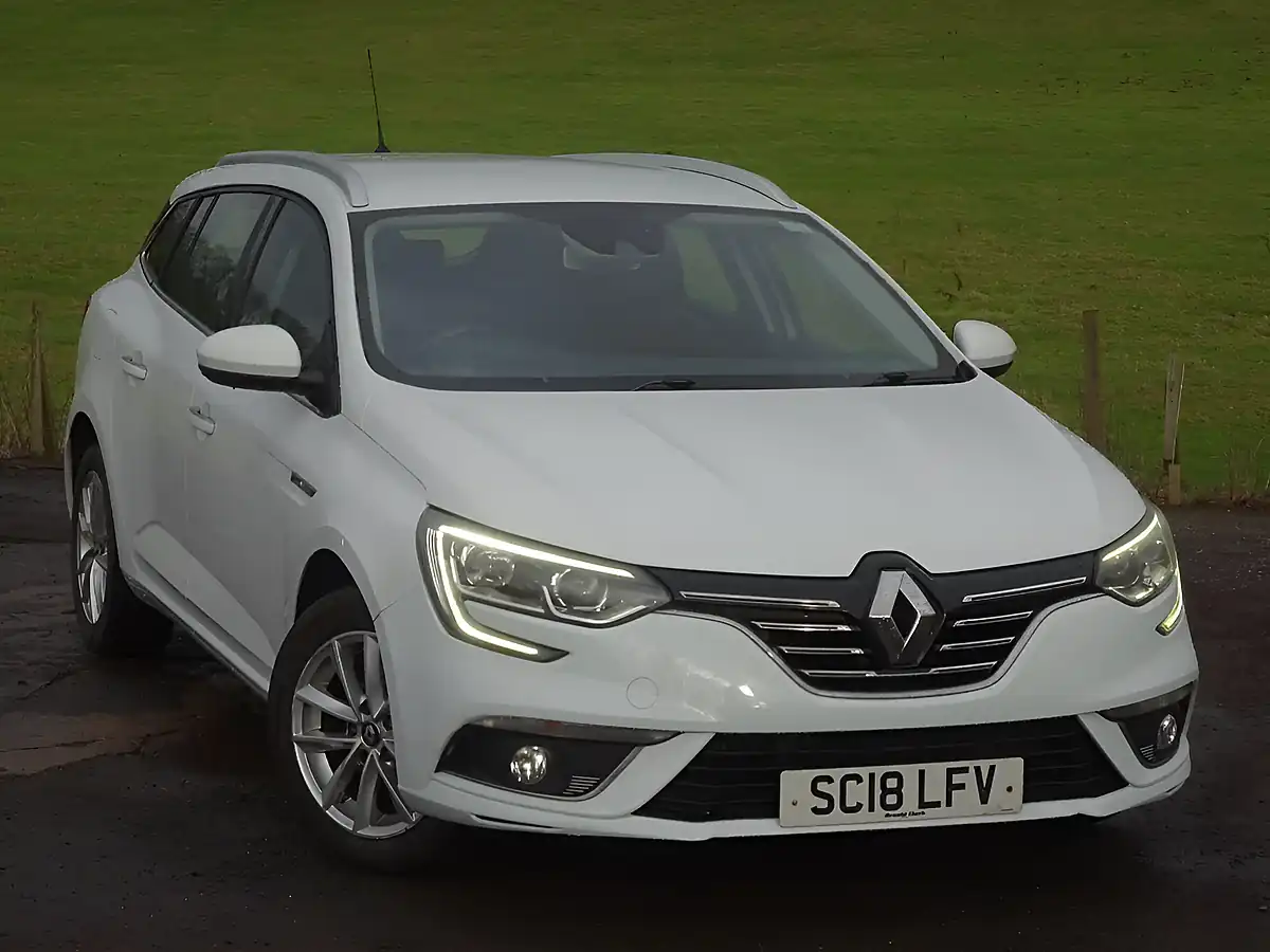 Used 2018 Renault Megane Dynamique Nav Sport Tourer White - Interior and Exterior details 8