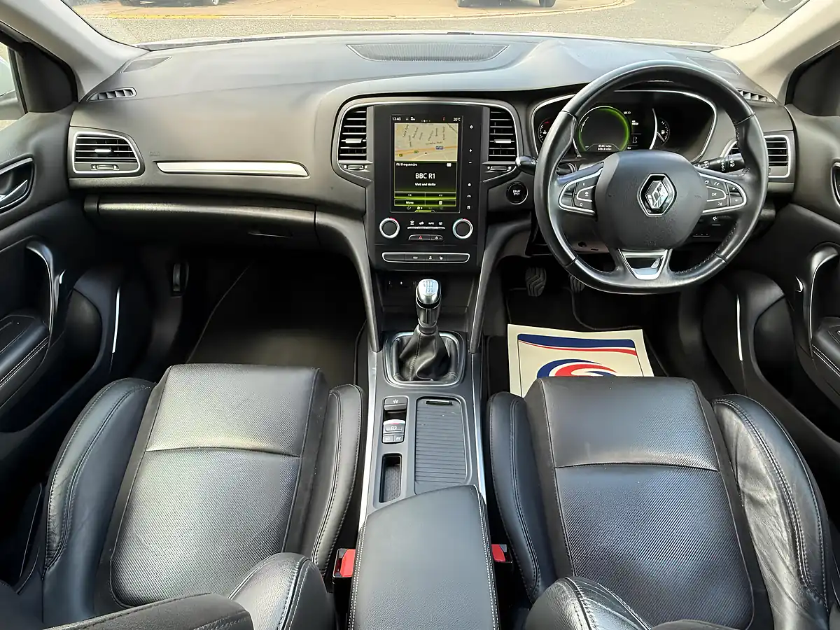 Used 2018 Renault Megane Signature Nav White - Interior and Exterior details 10