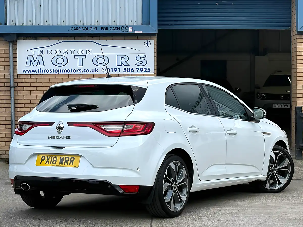 Used 2018 Renault Megane Signature Nav White - Interior and Exterior details 4