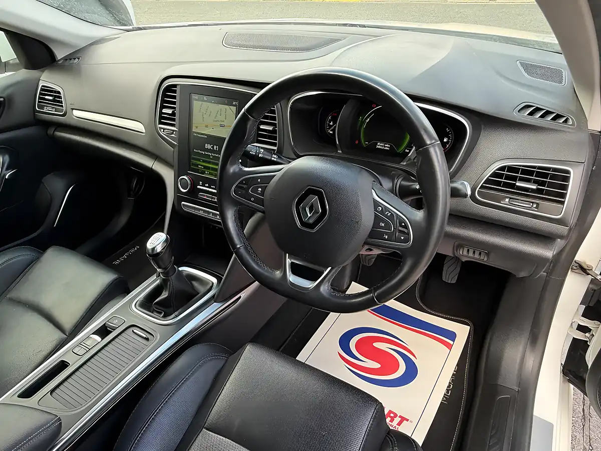 Used 2018 Renault Megane Signature Nav White - Interior and Exterior details 9