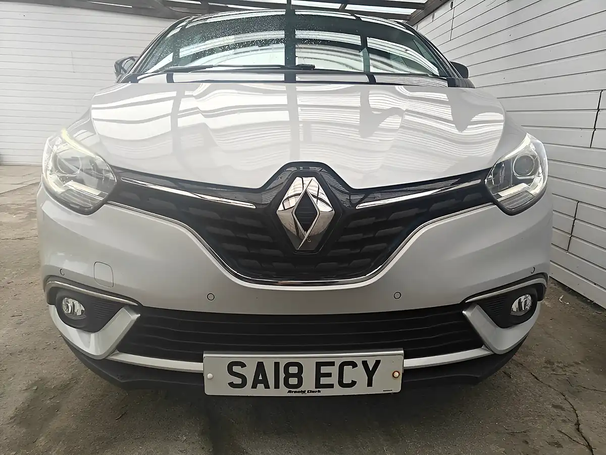 Used 2018 Renault Scenic Dynamique Nav Silver - Interior and Exterior details 10