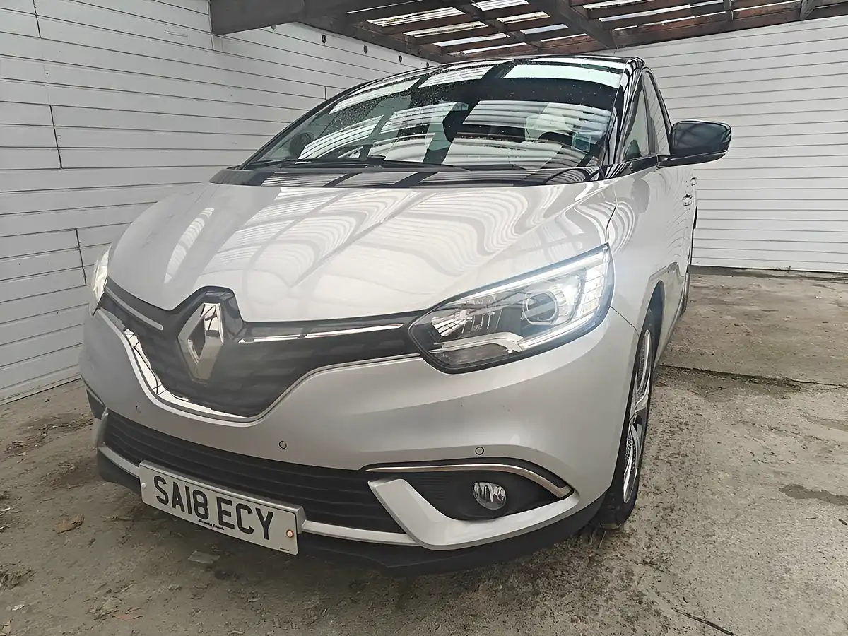 Used 2018 Renault Scenic Dynamique Nav Silver - Interior and Exterior details 12
