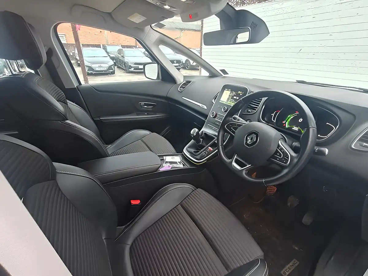 Used 2018 Renault Scenic Dynamique Nav Silver - Interior and Exterior details 13