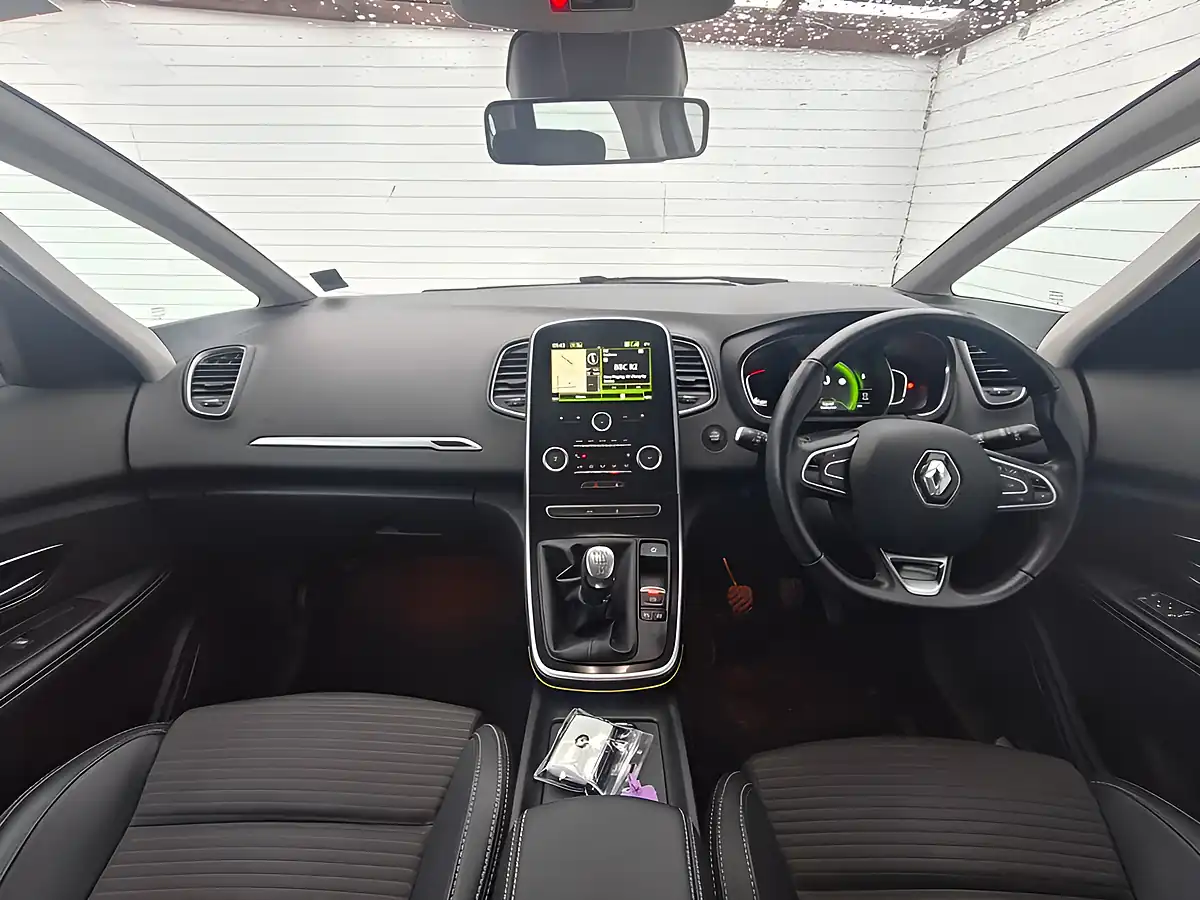Used 2018 Renault Scenic Dynamique Nav Silver - Interior and Exterior details 16