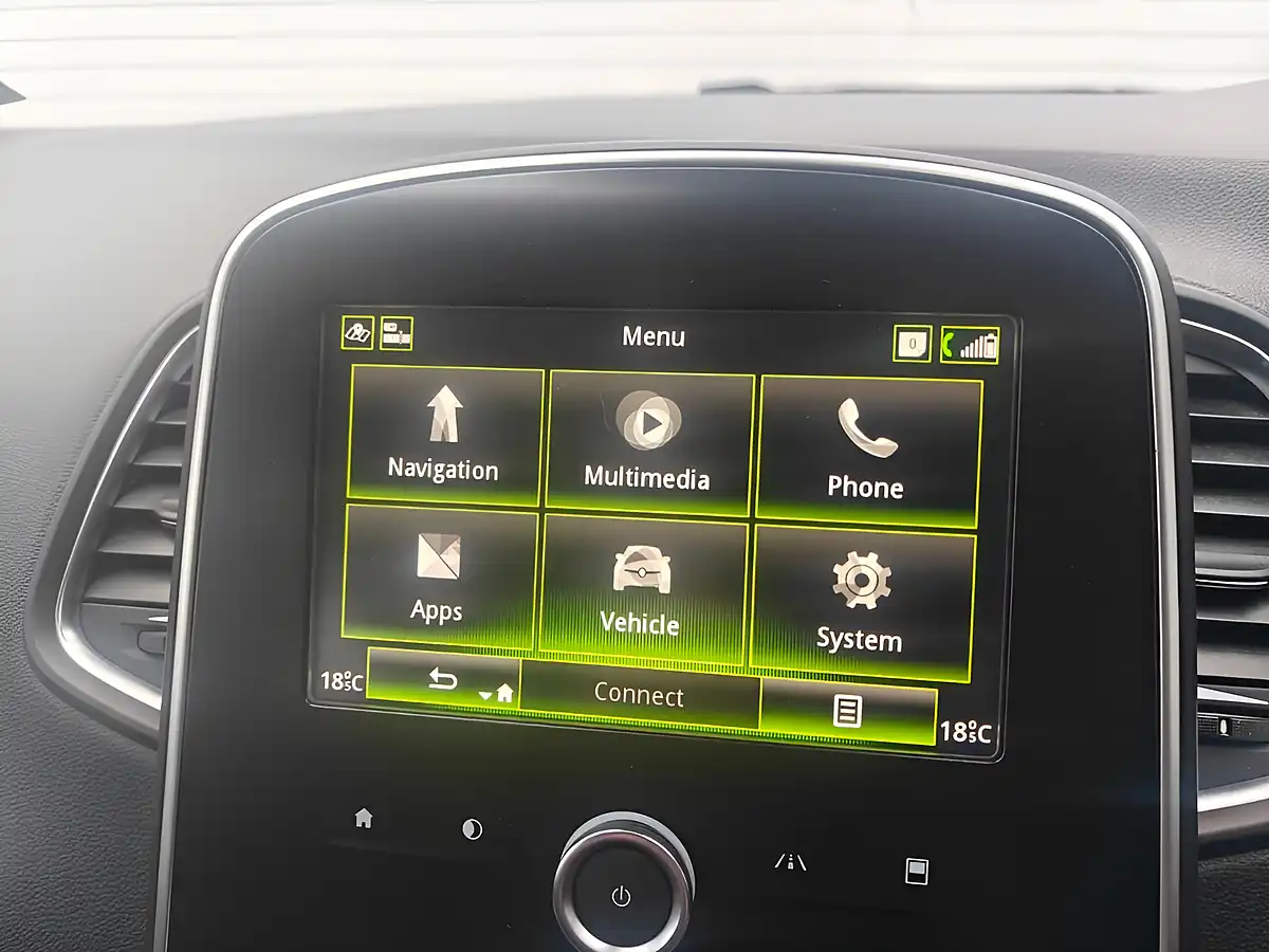 Used 2018 Renault Scenic Dynamique Nav Silver - Interior and Exterior details 18