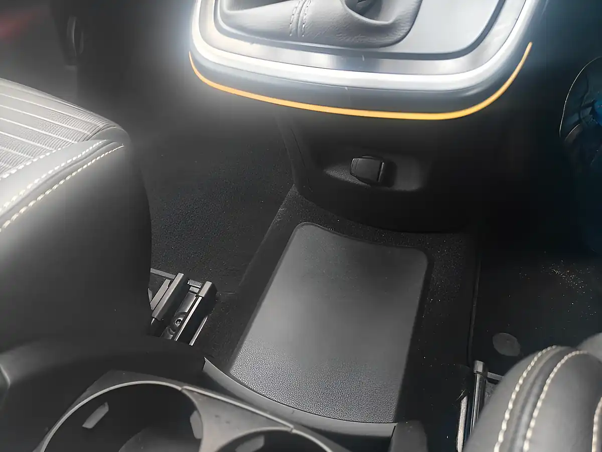 Used 2018 Renault Scenic Dynamique Nav Silver - Interior and Exterior details 19