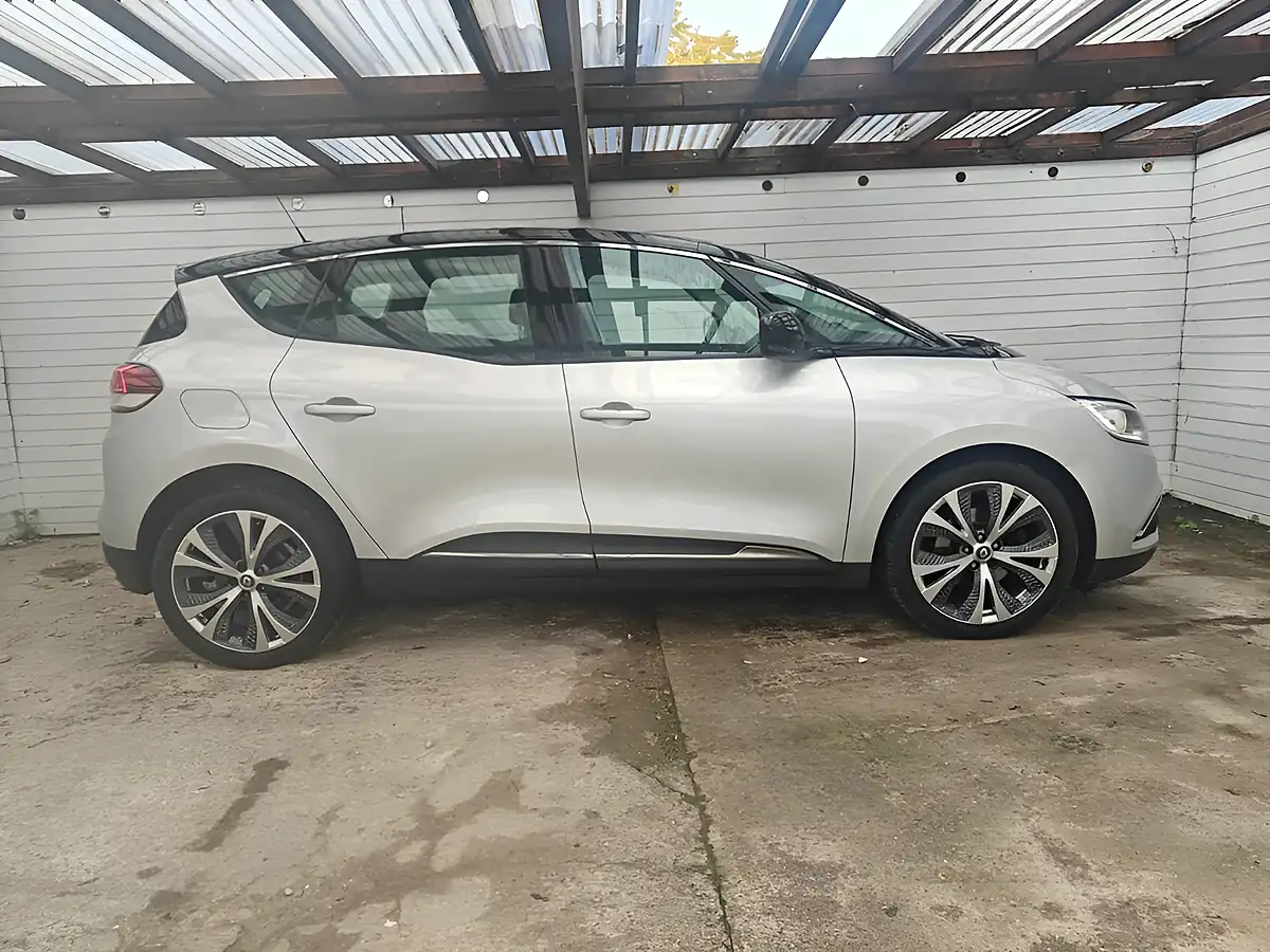Used 2018 Renault Scenic Dynamique Nav Silver - Interior and Exterior details 2