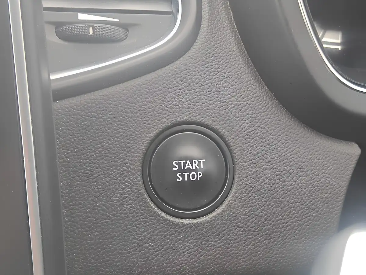 Used 2018 Renault Scenic Dynamique Nav Silver - Interior and Exterior details 20
