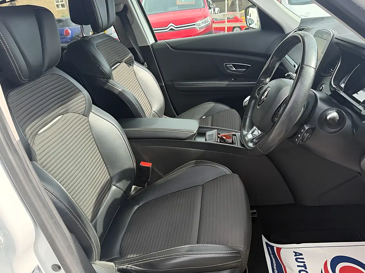 Used 2018 Renault Scenic Dynamique Nav White - Interior and Exterior details 17