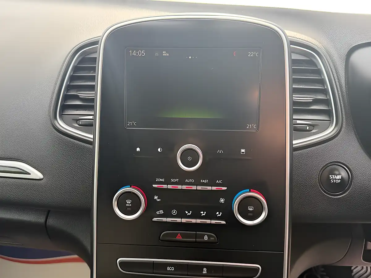 Used 2018 Renault Scenic Dynamique Nav White - Interior and Exterior details 18