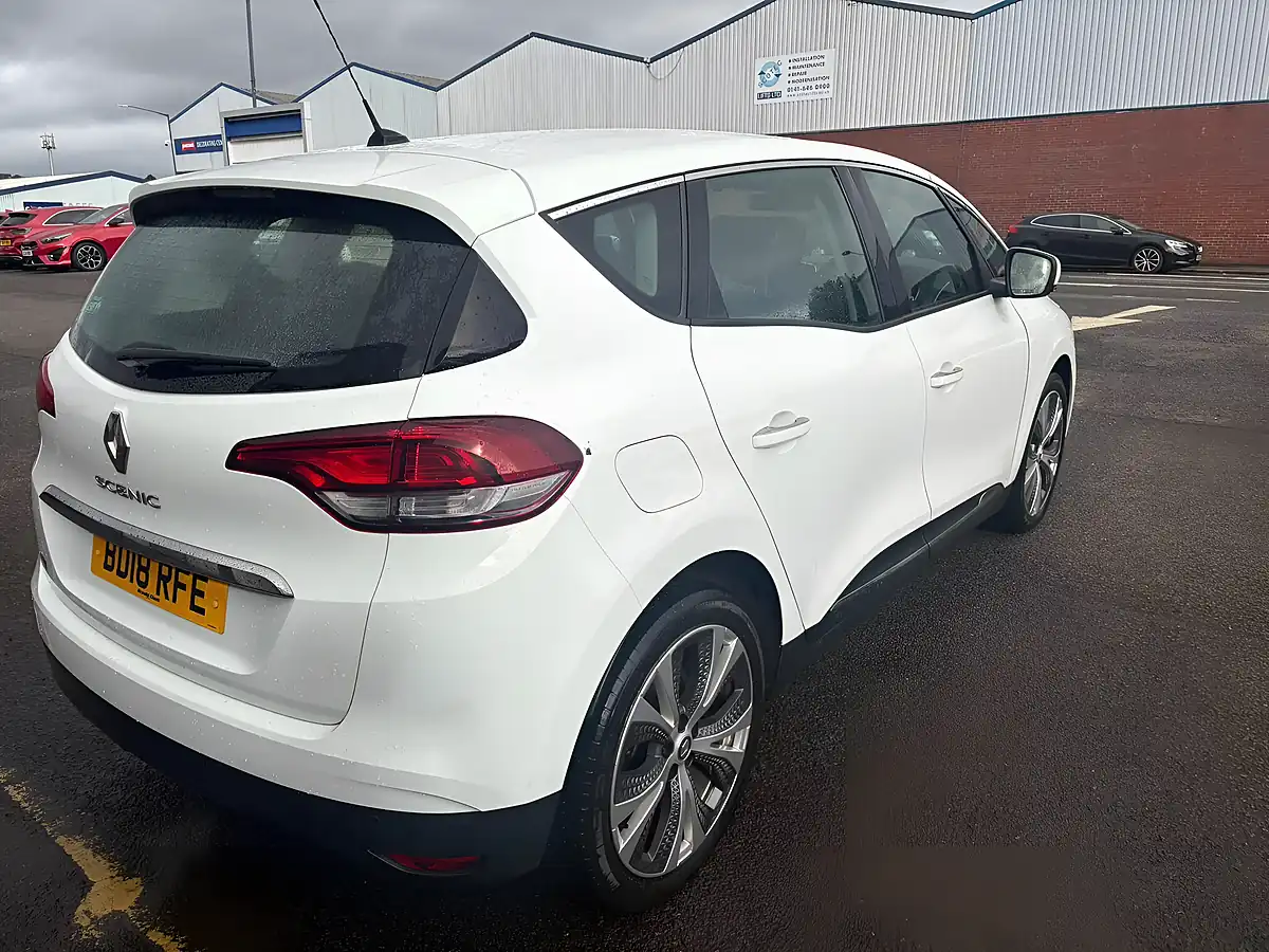 Used 2018 Renault Scenic Dynamique Nav White - Interior and Exterior details 8
