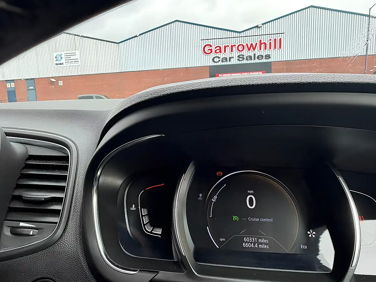 Used 2018 Renault Scenic Dynamique Nav White - Interior and Exterior details 9
