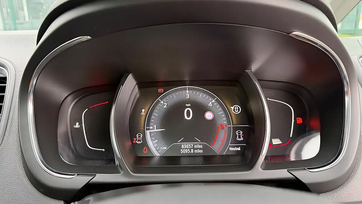 Used 2018 Renault Scenic Dynamique S Nav Grey - Interior and Exterior details 11