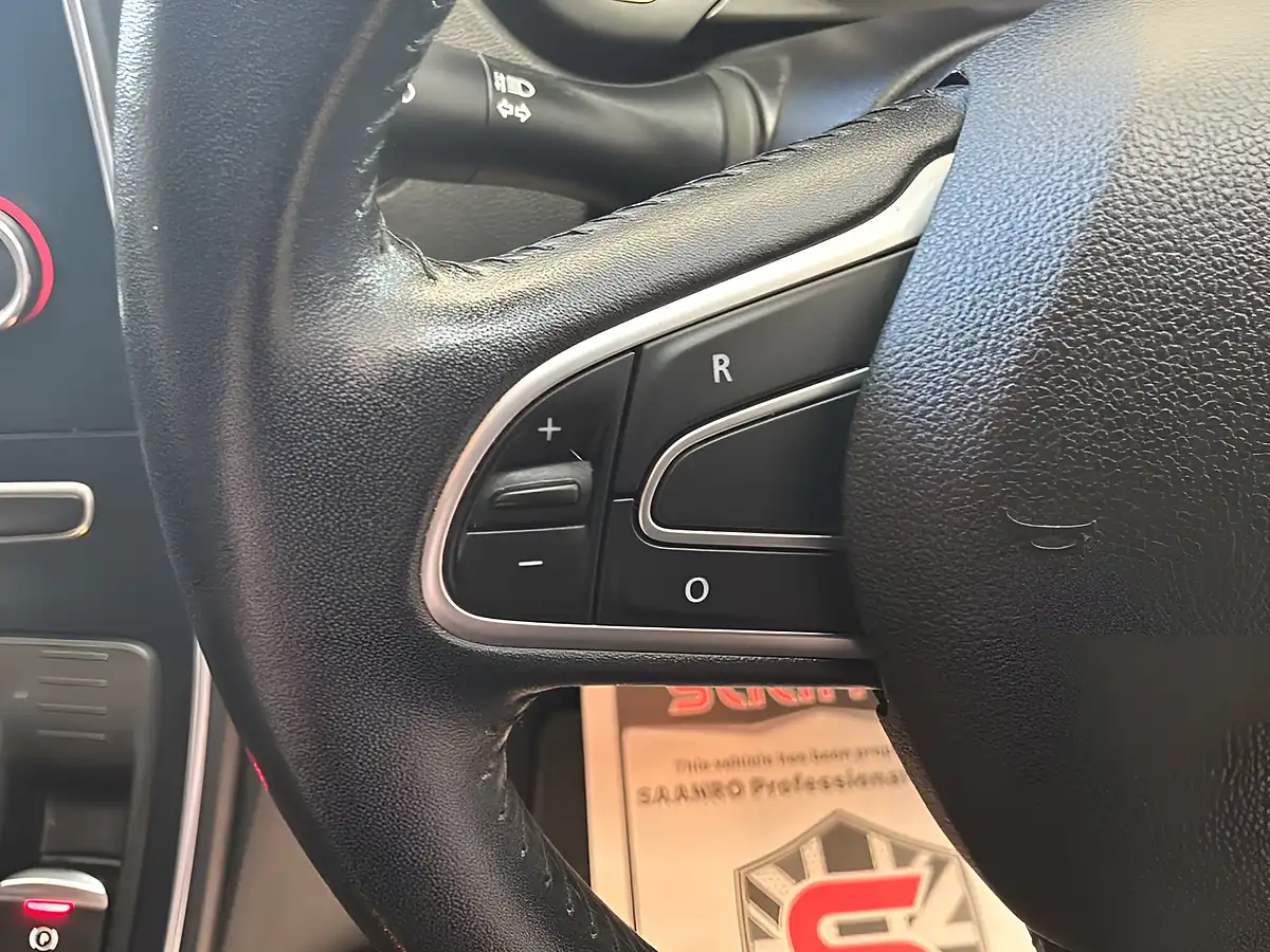Used 2018 Renault Scenic Iconic White - Interior and Exterior details 12