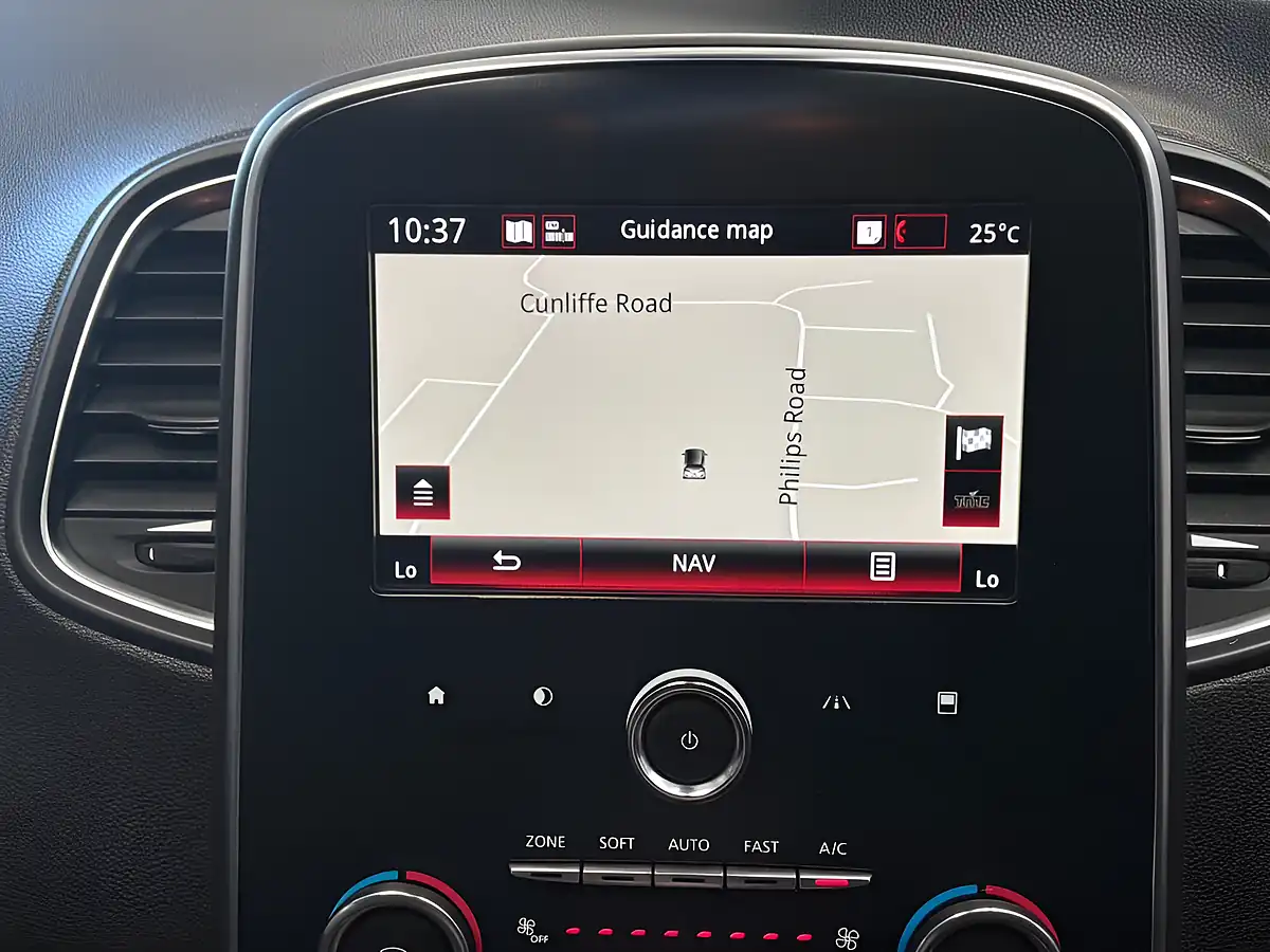 Used 2018 Renault Scenic Iconic White - Interior and Exterior details 15