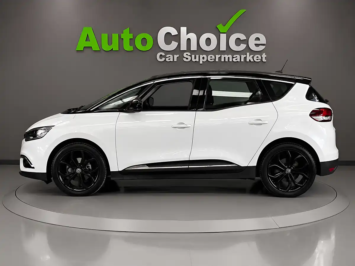 Used 2018 Renault Scenic Iconic White - Interior and Exterior details 4