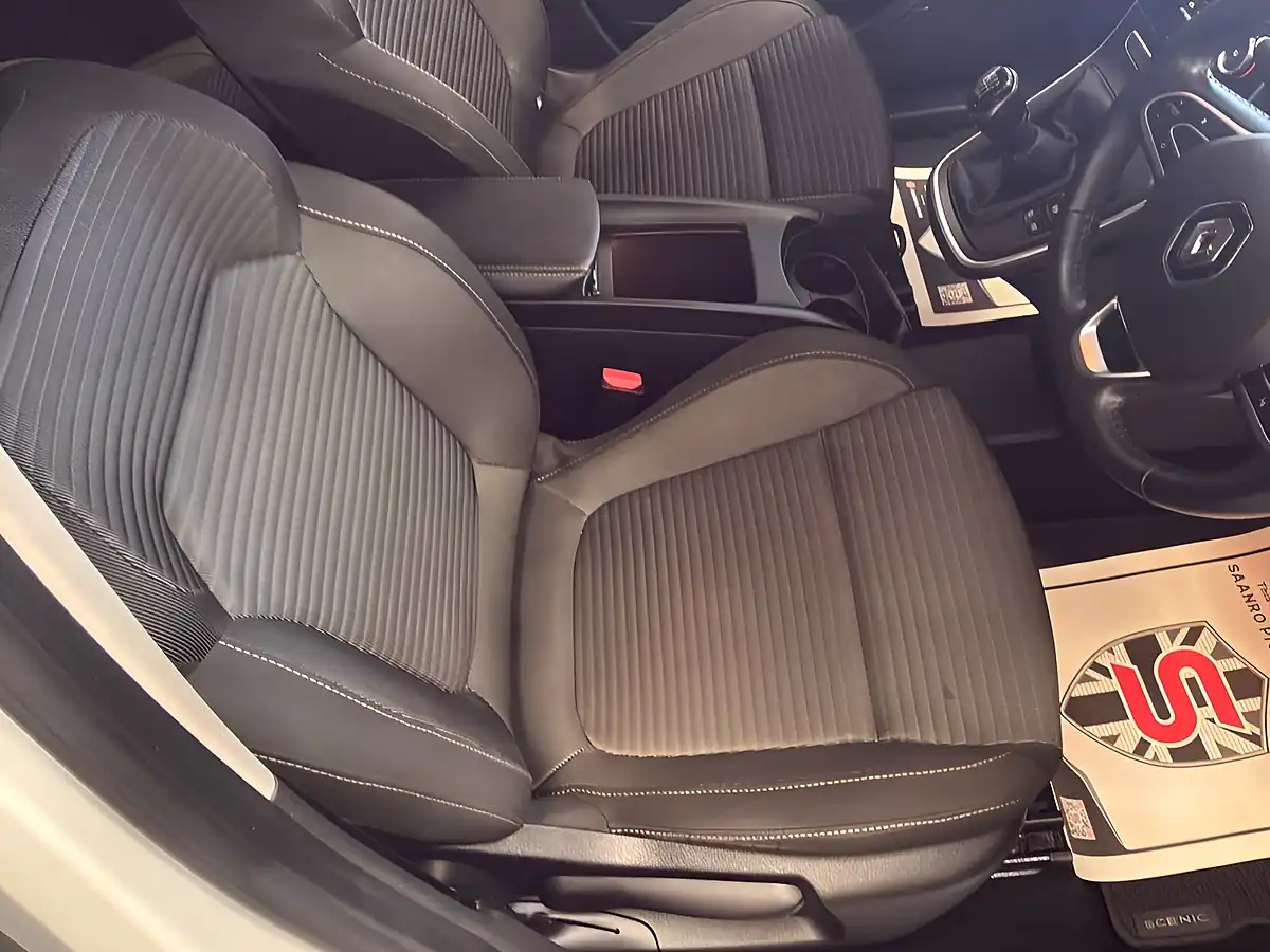 Used 2018 Renault Scenic Iconic White - Interior and Exterior details 9
