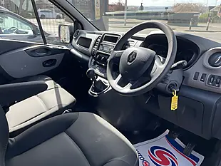 Used 2018 Renault Trafic 29 Business Crew Van Double Cab White - Interior and Exterior details 12