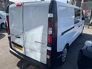 Used 2018 Renault Trafic 29 Business Crew Van Double Cab White - Interior and Exterior details 4