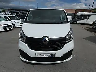 Used 2018 Renault Trafic Business+ Glacier White - Interior and Exterior details 11