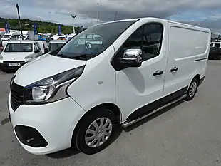 Used 2018 Renault Trafic Business+ Glacier White - Interior and Exterior details 12