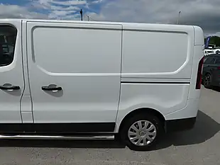 Used 2018 Renault Trafic Business+ Glacier White - Interior and Exterior details 13