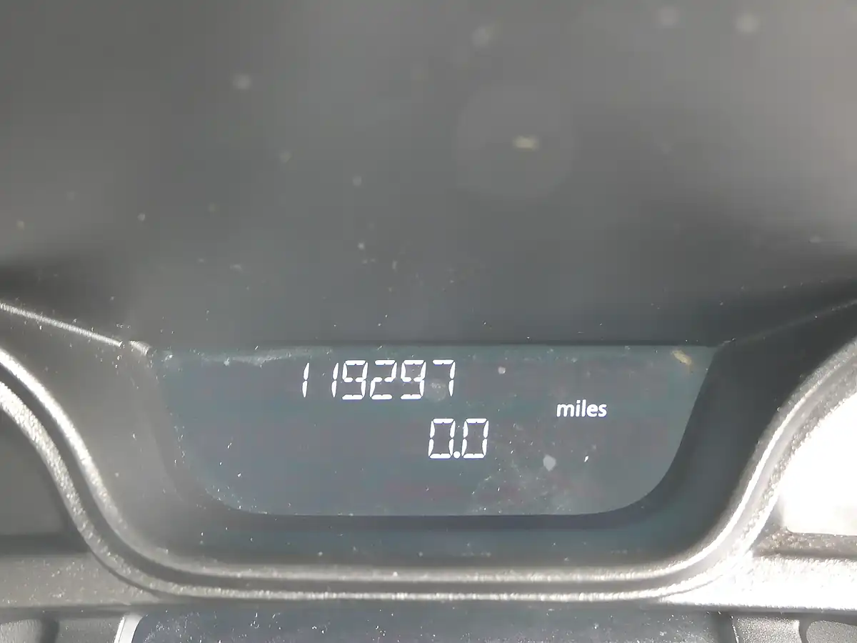 Used 2018 Renault Trafic Business+ Glacier White - Interior and Exterior details 5