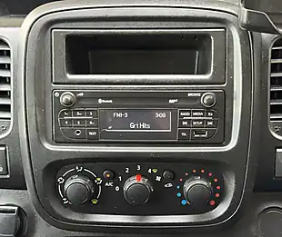 Used 2018 Renault Trafic Business + No Vat White - Interior and Exterior details 13