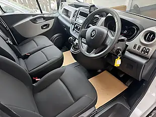 Used 2018 Renault Trafic Business + No Vat White - Interior and Exterior details 9
