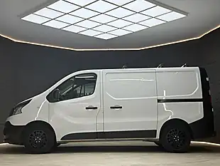 Used 2018 Renault Trafic Business White - Interior and Exterior details 2