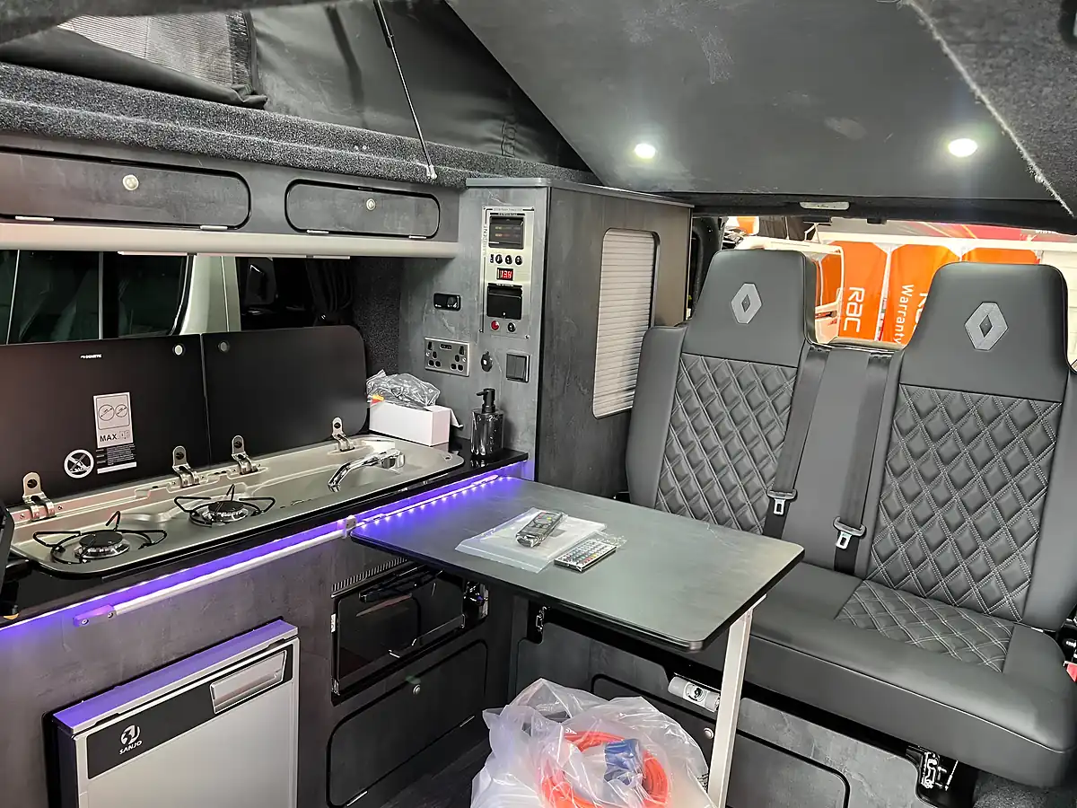 Used 2018 Renault Trafic Campervan White - Interior and Exterior details 3